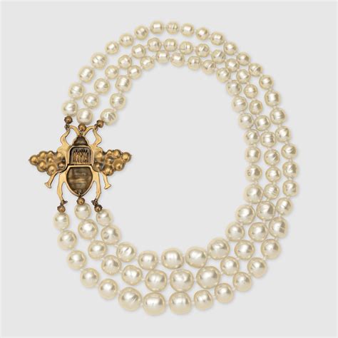 Gucci Glass pearl necklace with hook closure